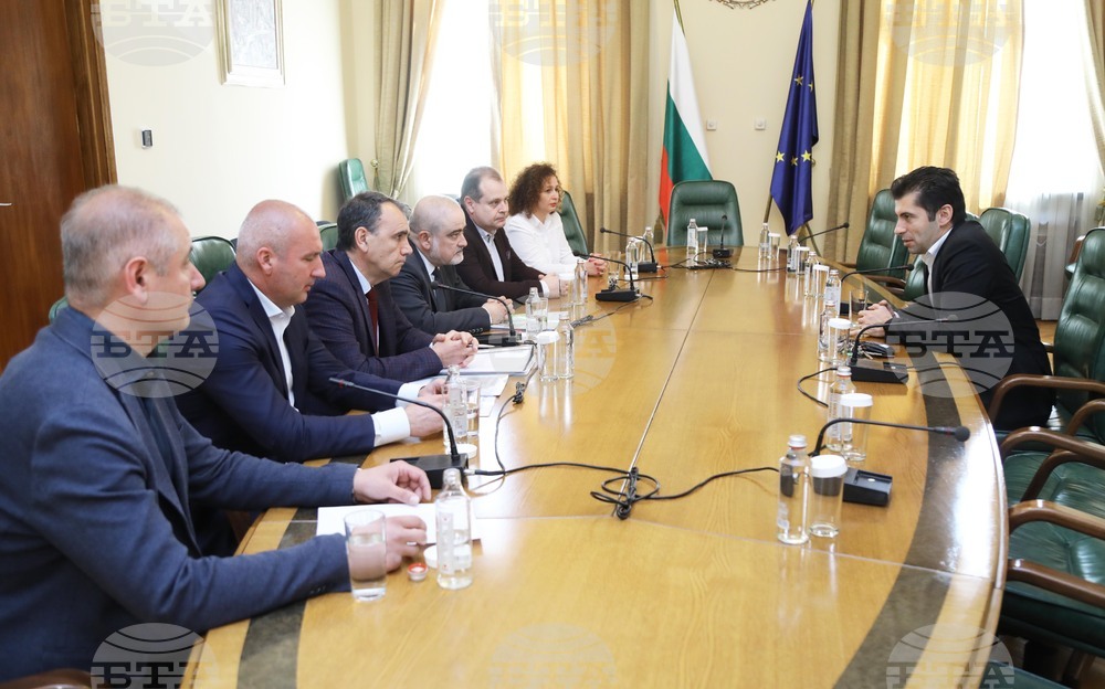 PM, Road Construction Companies Discuss Outstanding Payments