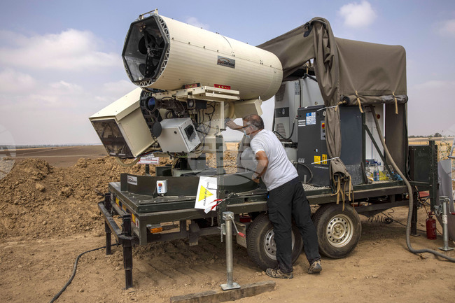 Израел предвижда лазерни отбранителни системи и във въздуха 