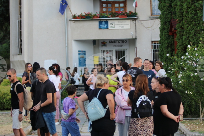 Село Лозен - мирен протест - двойно убийство