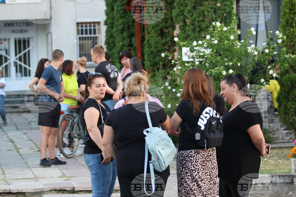 Село Лозен - мирен протест - двойно убийство