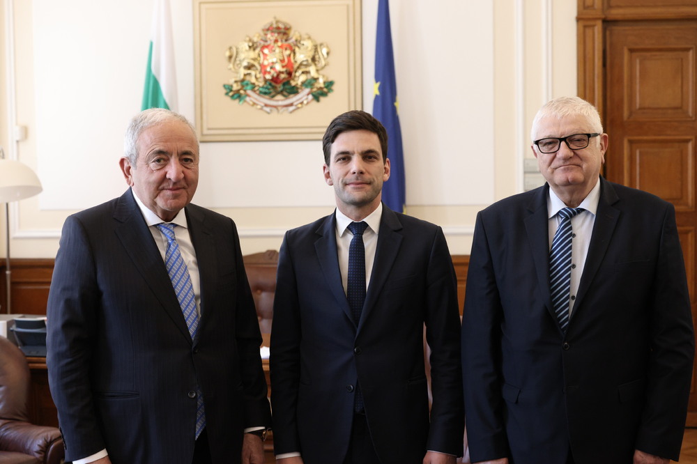 Никола Минчев - Асаф Хаджиев - среща