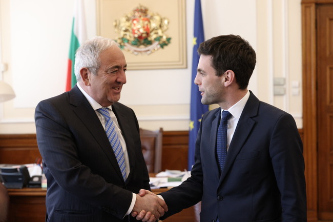 Никола Минчев - Асаф Хаджиев - среща