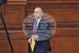 Парламент - Любомир Каримански - заседание