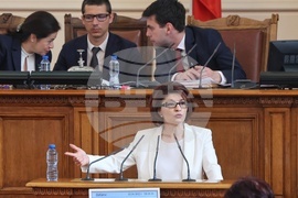 Парламент - Десислава Атанасова - заседание