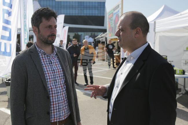 Изложение - къмпинг - туризъм