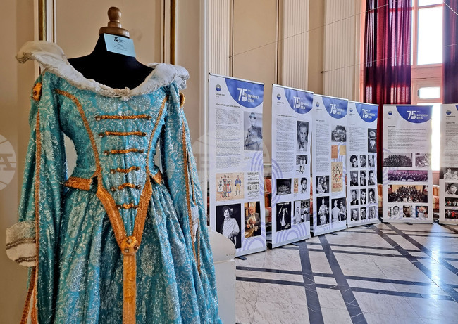 Варна - Държавна опера - 75-годишнина - изложби