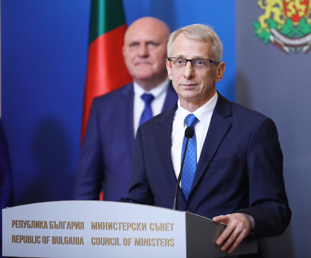 Министерски съвет: Над 50 000 деца и ученици са върнати и задържани в образователната система за шест години