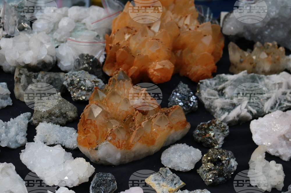 Великденско изложение - минерали - скъпоценни камъни