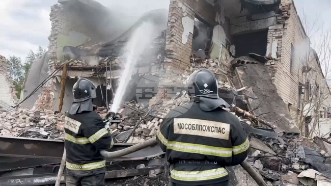 Украйна заяви, че е ударила голям руски завод за експлозиви и петролен терминал