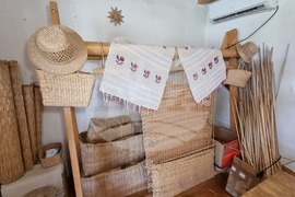 Румъния - “Селото на занаятите” в Комана