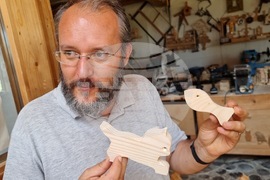 Румъния - “Селото на занаятите” в Комана