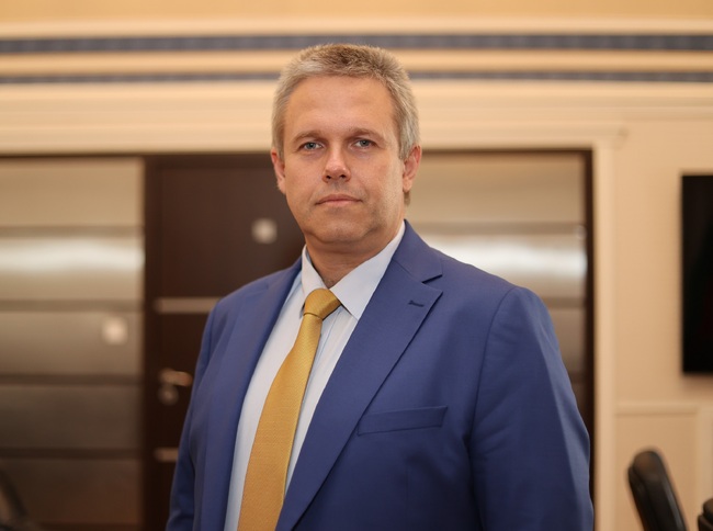 Министър Йоловски: Над 130 000 са одобрените е-протоколи за скъпоструващо домашно лечение