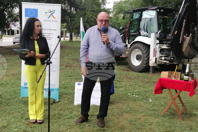 Видин - реконструкция - канализационен колектор - първа копка