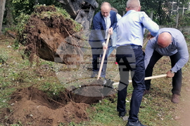 Видин - реконструкция - канализационен колектор - първа копка