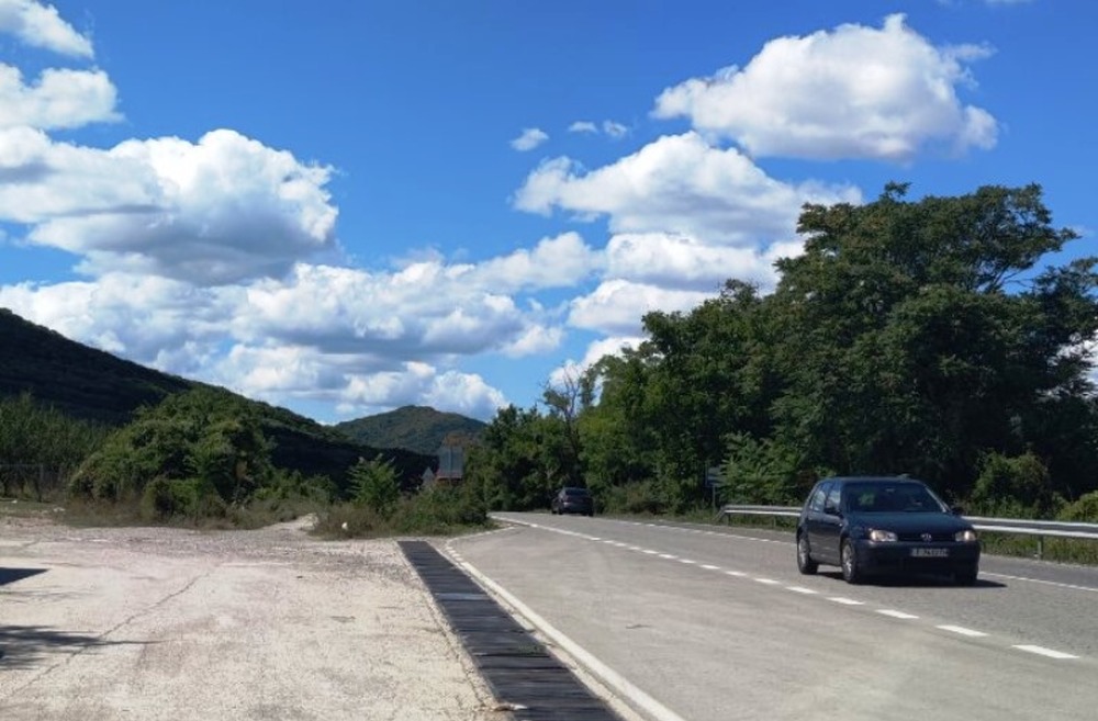 АПИ: По нареждане на министър Цеков АПИ започва обезопасяване на участък от пътя Велико Търново - Търговище в района на „Момина чешма“