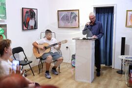 Бургас - Елена Инджова - "Сълзите на струните" - книга и изложба