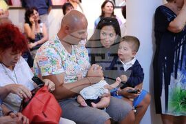 Бургас - Елена Инджова - "Сълзите на струните" - книга и изложба