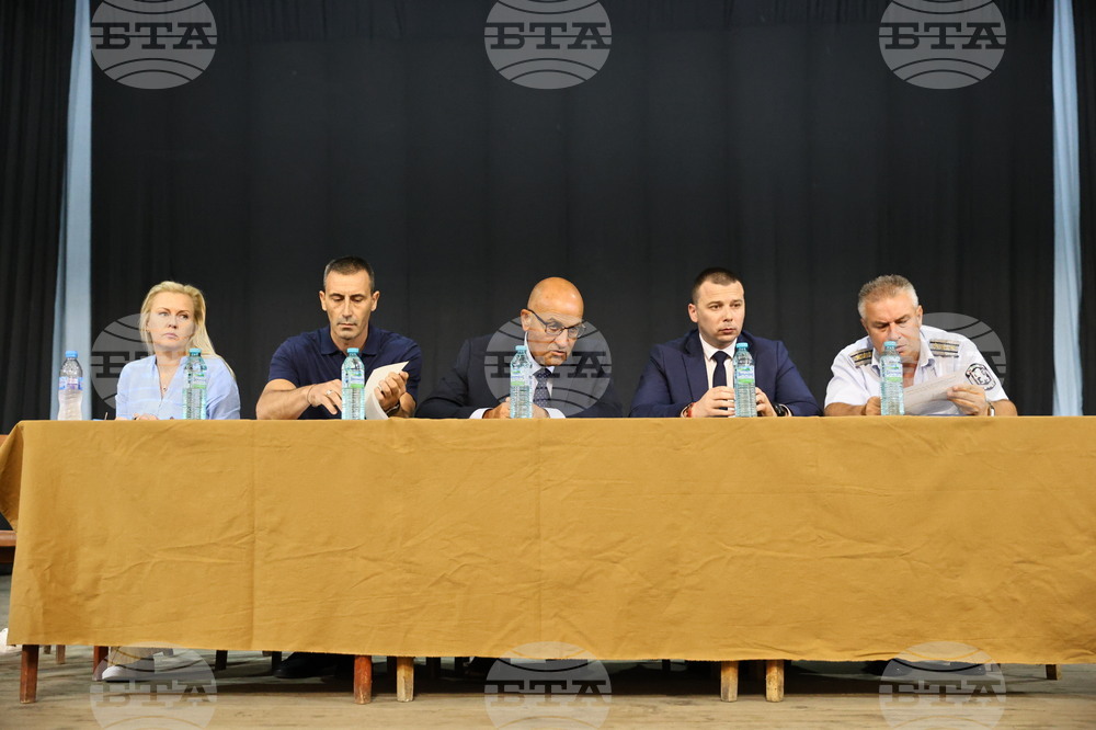 Село Цалапица - Среща между жителите и ръководството на полицията