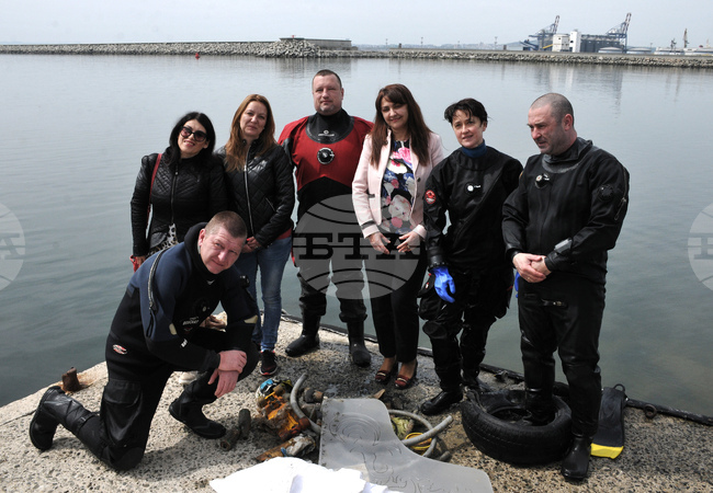 Бургас - водолази - морско дъно - почистване