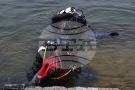 Бургас - водолази - морско дъно - почистване