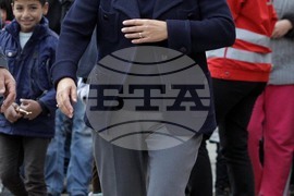 Кристалина Георгиева - бежански центрове - посещение - архив 2013