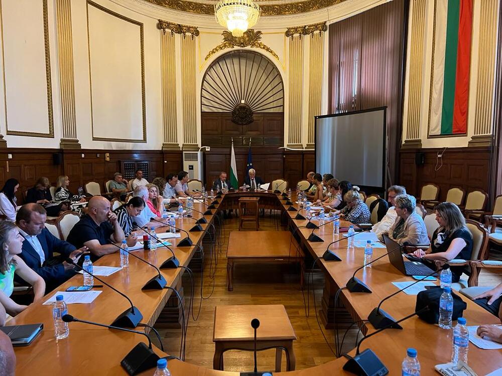 Министър Вътев: Задачата ни е да повишим производството на плодове и зеленчуци