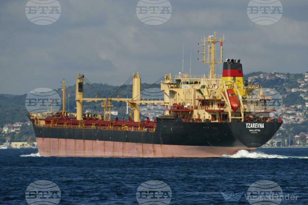 Tzarevna Bulk Carrier Needs Crew Fill-Up to Leave Mariupol