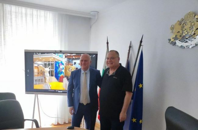 Education Minister Tzokov Expresses Interest in Democratic Schools at Meeting with Israeli Specialist Yaacov Hecht