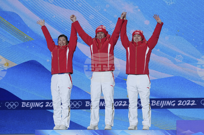 Китаецът Гуанпу Ци спечели олимпийската титла в акробатиката при мъжете в ските свободен стил