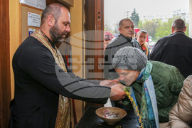Храм "Рождество Христово" - Цветница - богослужение