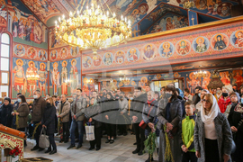 Храм "Рождество Христово" - Цветница - богослужение