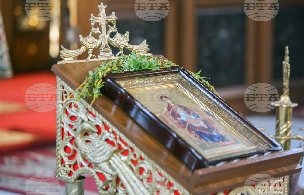 Храм "Рождество Христово" - Цветница - богослужение