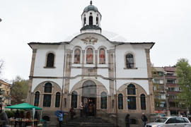 Габрово - храм „Успение Богородично“ - Цветница