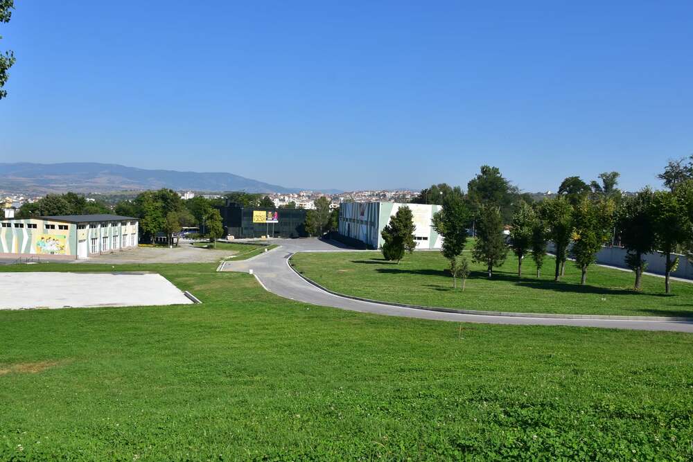  Домът на японските вишни в Благоевград! Красива градина разцъфва в парк „Македония“