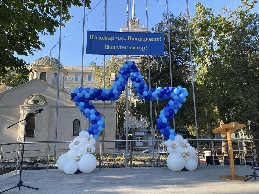 Община Сливен: Десислава Вълчева - отличник от Висшето военноморско училище, с награда от кмета Стефан Радев