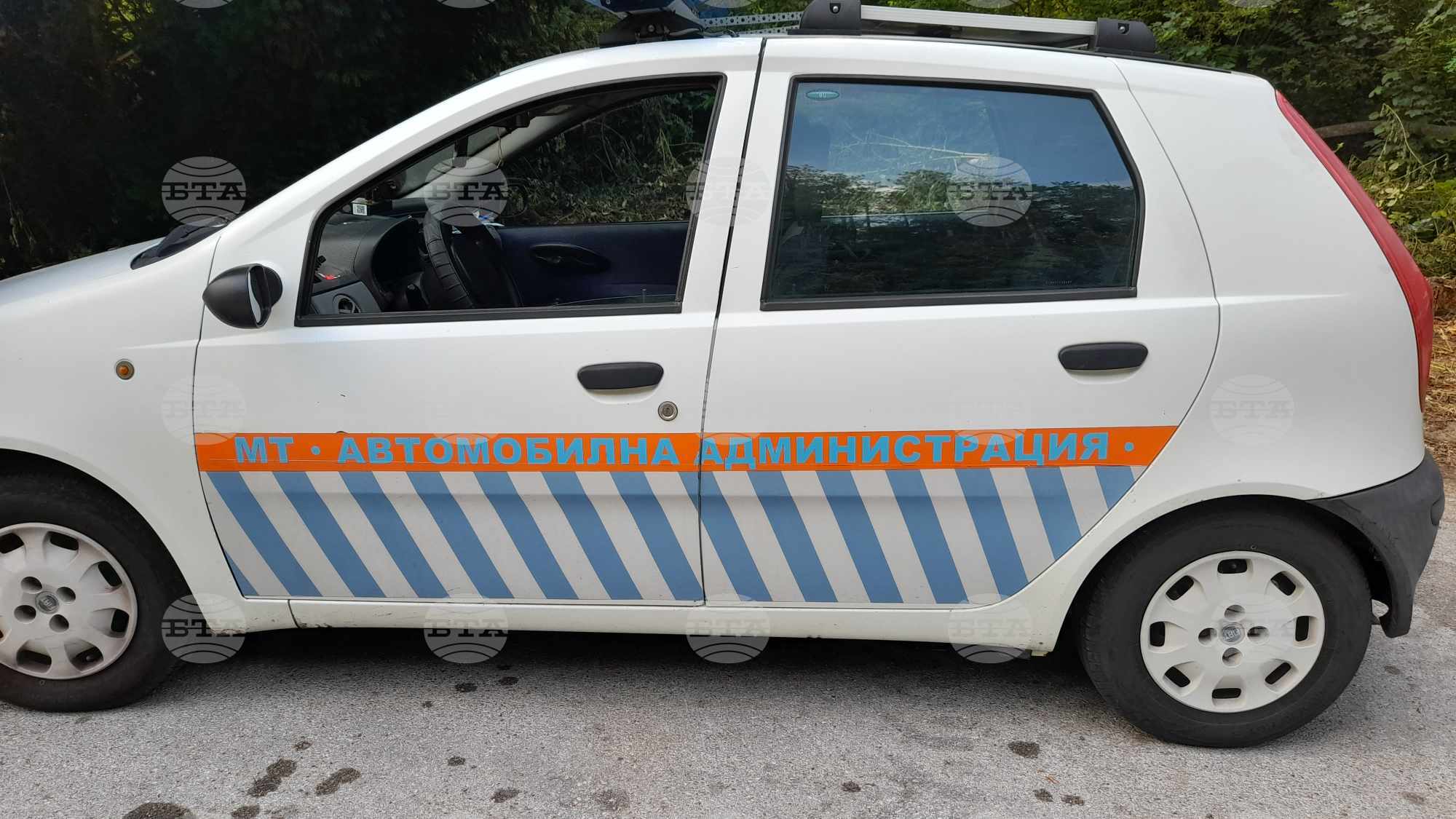 Zaposleni v 'Avtomobilski administraciji' stavkajo za 50-odstotno povečanje plač