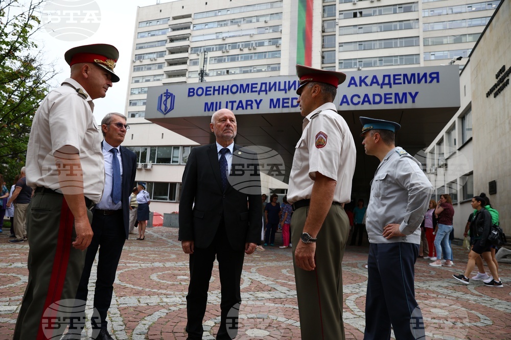ВМА - Паметник на медицинските чинове - церемония