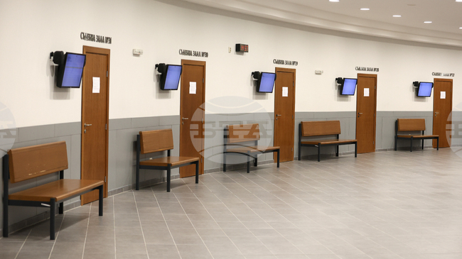 Директорът на столичното 138 СУ "Проф. Васил Златарски" отрече да е слагал камерите в тоалетни в училището