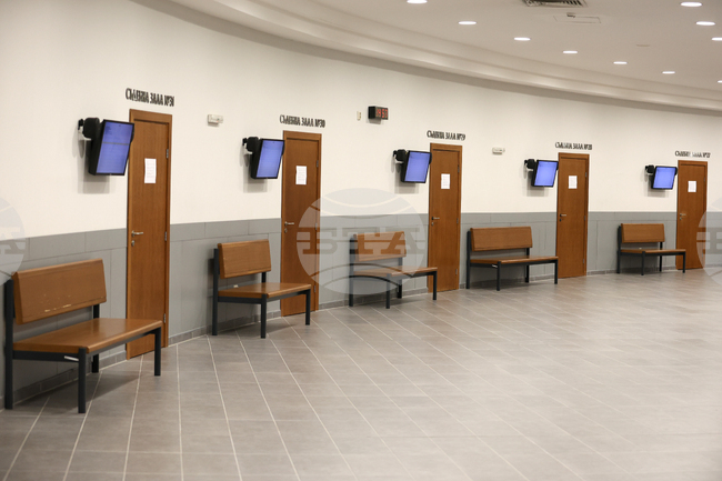 Директорът на столичното 138 СУ "Проф. Васил Златарски" отрече да е слагал камерите в тоалетни в училището