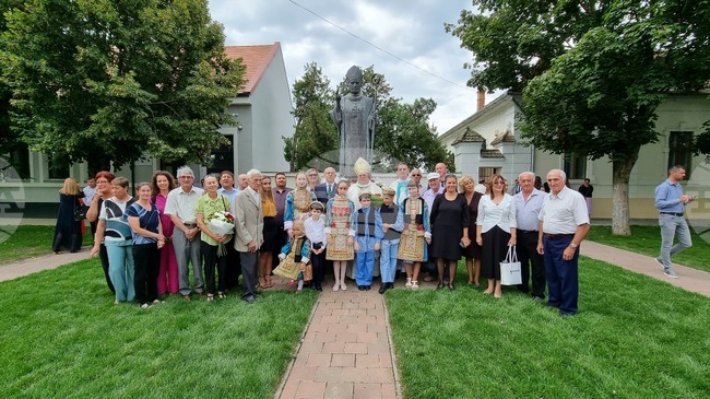 Румъния - Банатските българи от Стар Бешенов празнуват 15 август