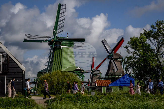 Нидерландското правителство планира вдигане на горната ставка на ДДС до 21,4 процента, за да запълни бюджетната дупка, според източници