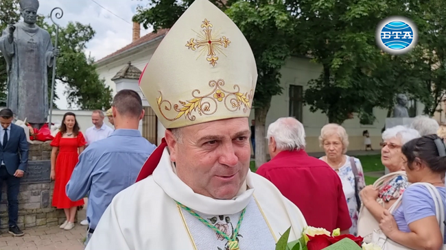 Банатските българи от Стар Бешенов празнуват 15 август; Монсеньор Румен Станев отслужи литургия