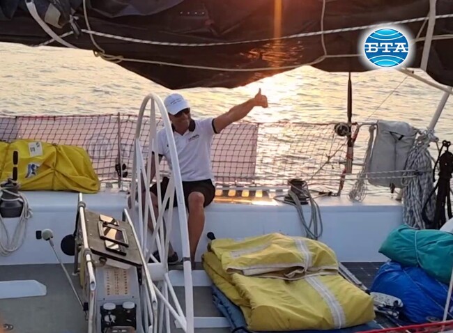 Варненският ветроходец Павлин Надворни отплава за участие в околосветското състезание Global Solo Challenge