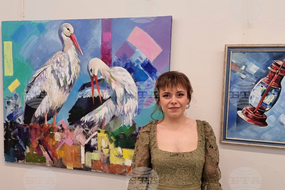 Дванадесетокласничка от Националното училище по изкуствата в Плевен подреди първа самостоятелна изложба