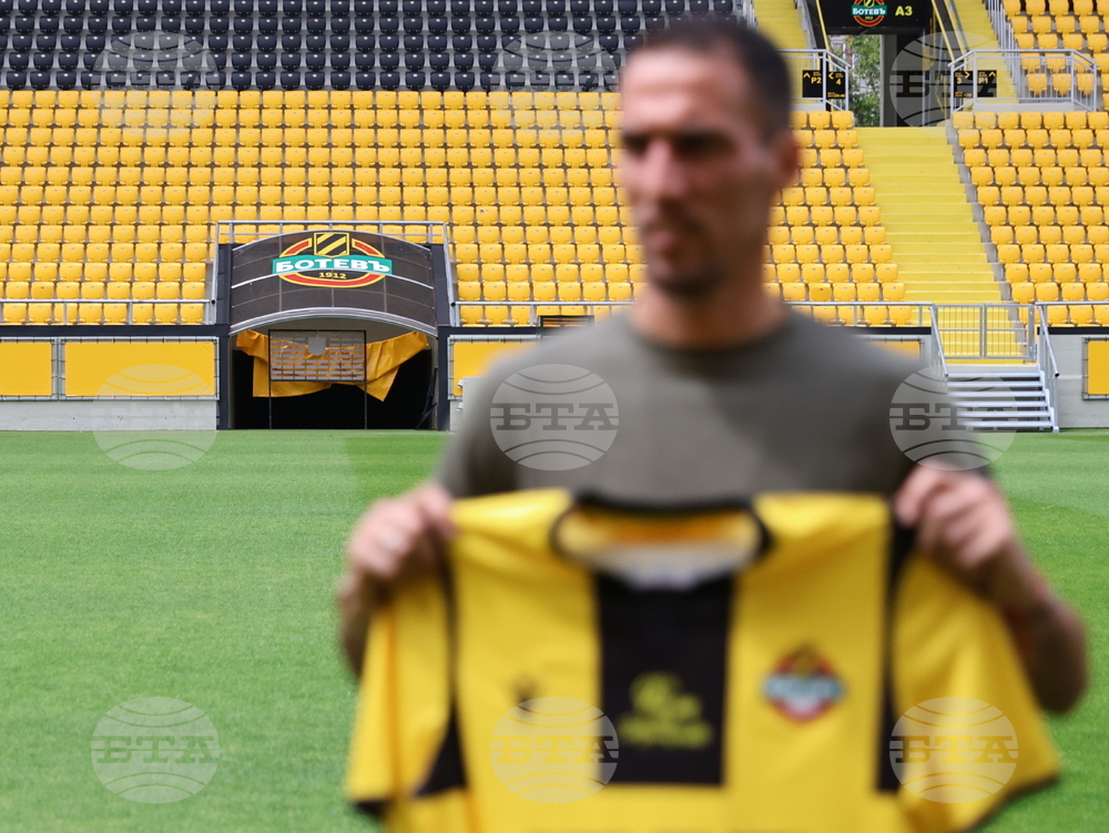 Пловдив - футбол - Ботев (Пловдив) - Ивелин Попов