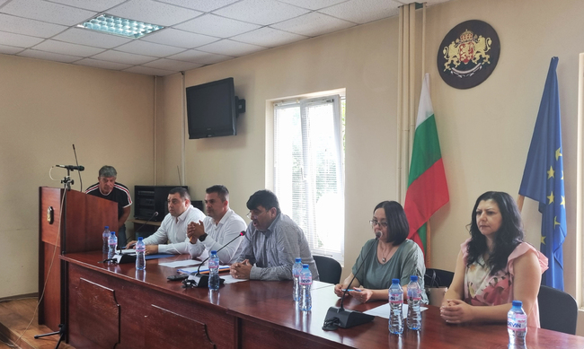 Общинският съвет на Омуртаг излезе с решение по казуса с безводието в града, граждани отново протестираха пред Общината