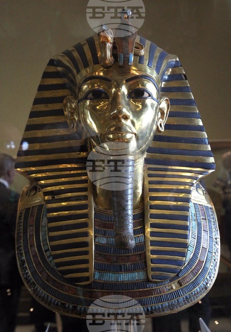 Учители и ученици от Българското средно училище „Христо Ботев“ в Братислава посетиха изложба, посветена на Древен Египет 