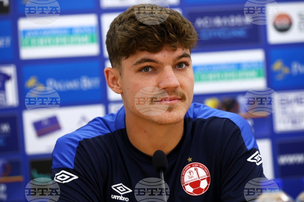 Футбол - ФК "Апоел" - пресконференция - Йоан Стоянов