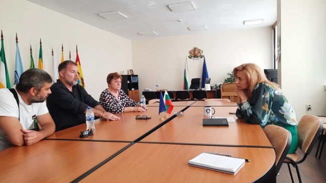 Областна администрация Добрич: Йорданка Костадинова се срещна с представители на сдружение „Добруджанци“