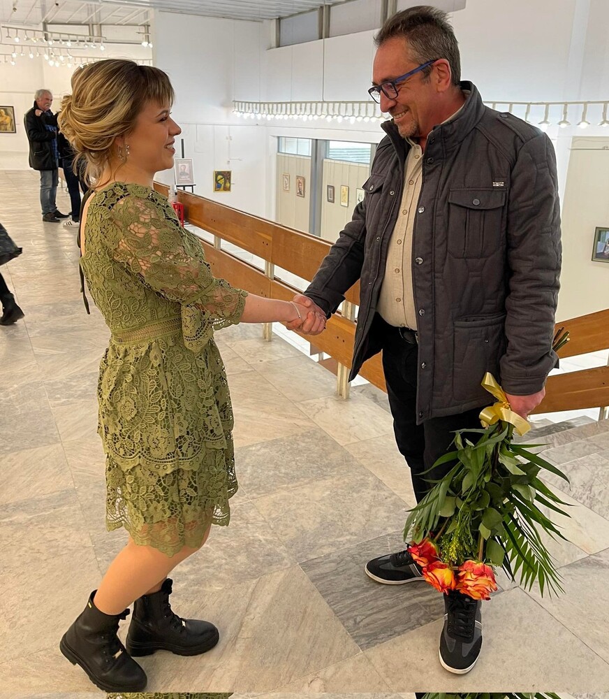 Ученичка на известния плевенски художник Валентин Асенов - Хъкъла с първа самостоятелна изложба